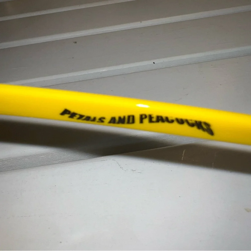 PETALS AND PEACOCKS Meow Meow Cat Eyes Yellow Sunglasses UV 400 Protection Retro - Picture 5 of 6